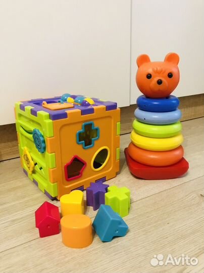 Игрушка бизиборд