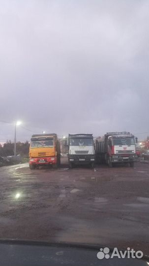 Грузовая автостоянка