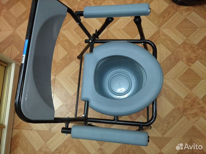 Туалетный стульчик для больных людей