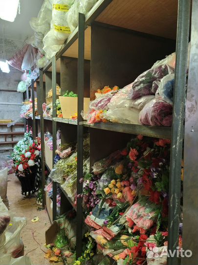 Цветы искусственные на кладбище