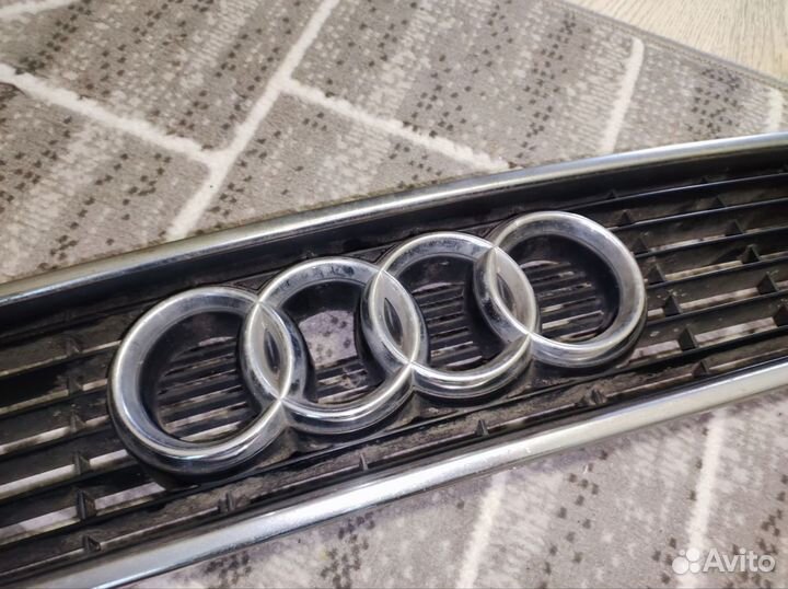 Решетка радиатора Audi 80 b4