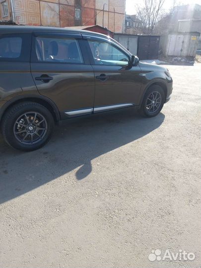 Mitsubishi Outlander 2.0 CVT, 2015, 85 000 км