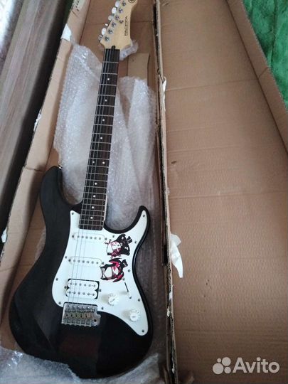 Электрогитара Yamaha Pacifica 112j