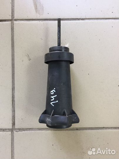 Держатель запасного колеса audi A8 D3 quattro