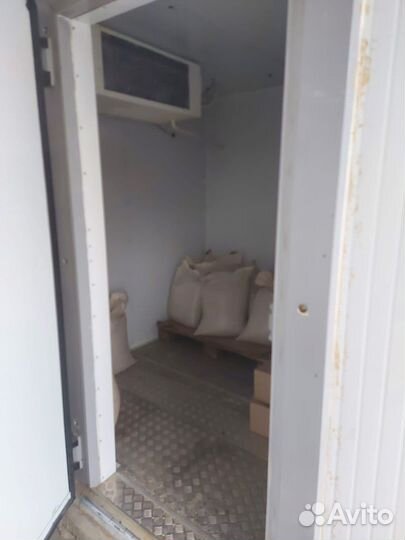 Продам морозильную камеру