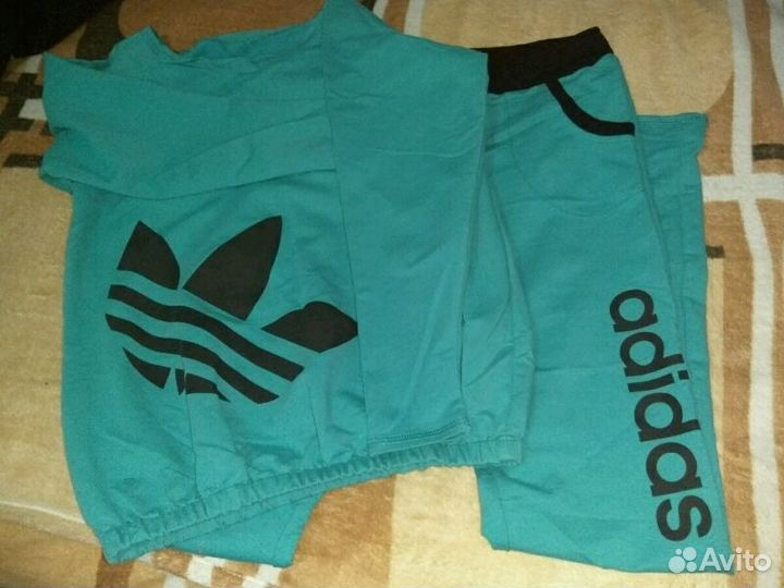 Костюм спортивный