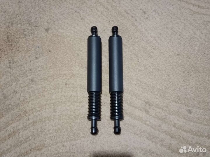 Упор крышки багажника Porsche Cayenne 955 957