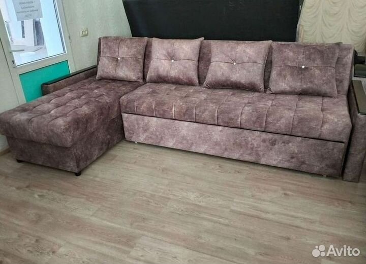 Диван угловой в наличии