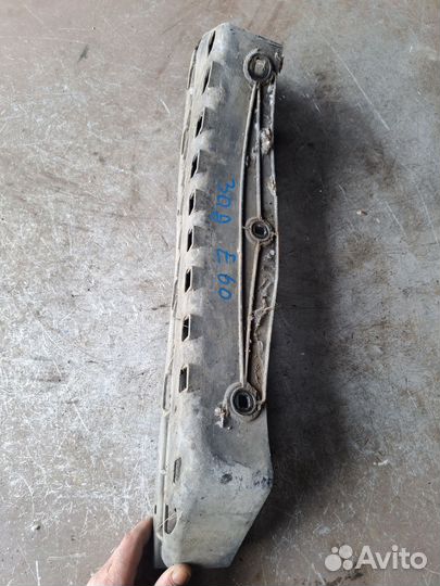 Кронштейн крепления заднего бампера BMW E60