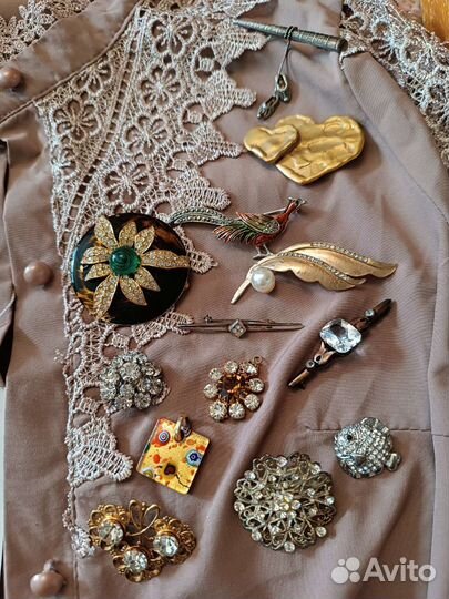 Старинные и винтажные броши, коралловое колье