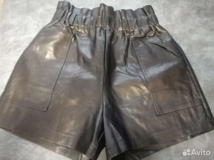 Кожаные шорты