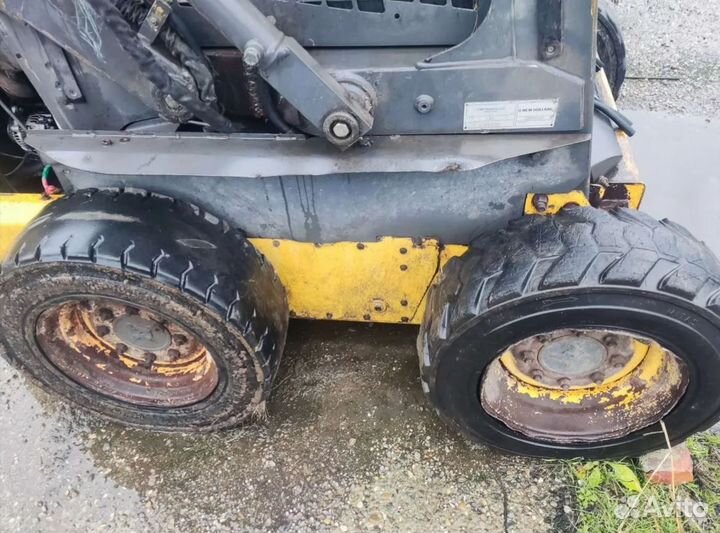 Мини-погрузчик New Holland L160, 2009