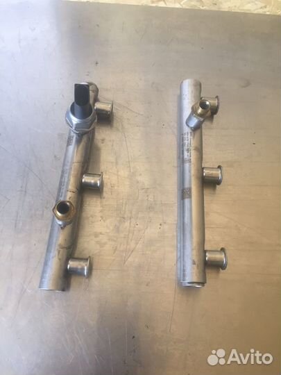 Рейка топливная ауди А4 B8 V6 3.2 06E130 090F