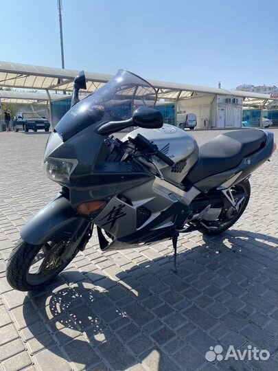 Honda VFR800FI