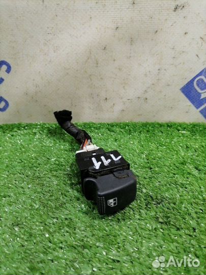 Кнопка стеклоподъемника задняя левая Hyundai Getz