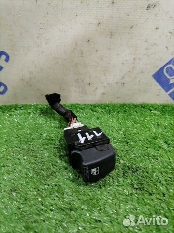 Кнопка стеклоподъемника задняя левая Hyundai Getz