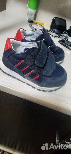 Кроссовки детские