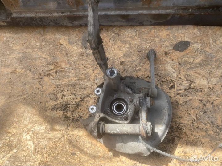 Ступица задняя левая Bmw 7 седан 4.4 2002