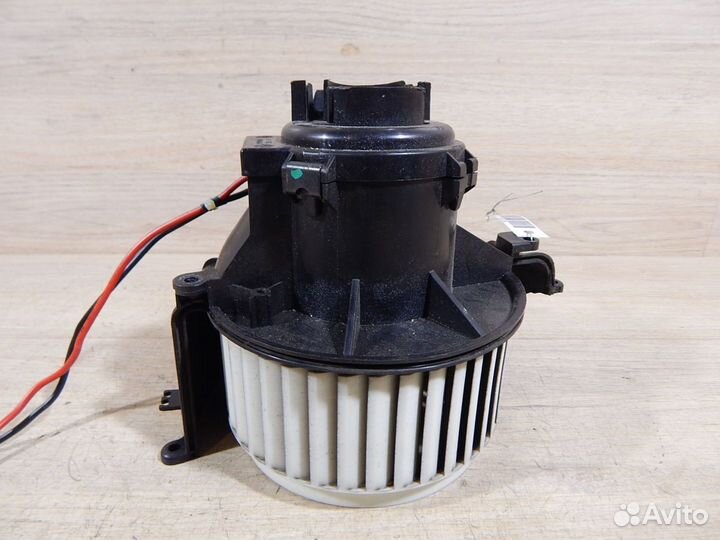 Моторчик печки Opel Astra H