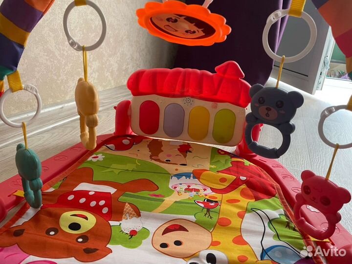 Развивающий коврик с пианино