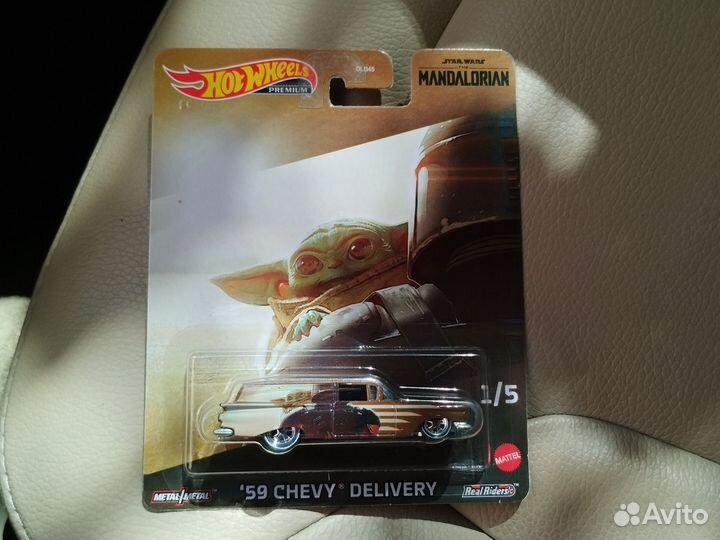 Hot wheels premium star wars mandalorian