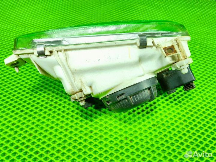 Фара правая VW Vento Венто