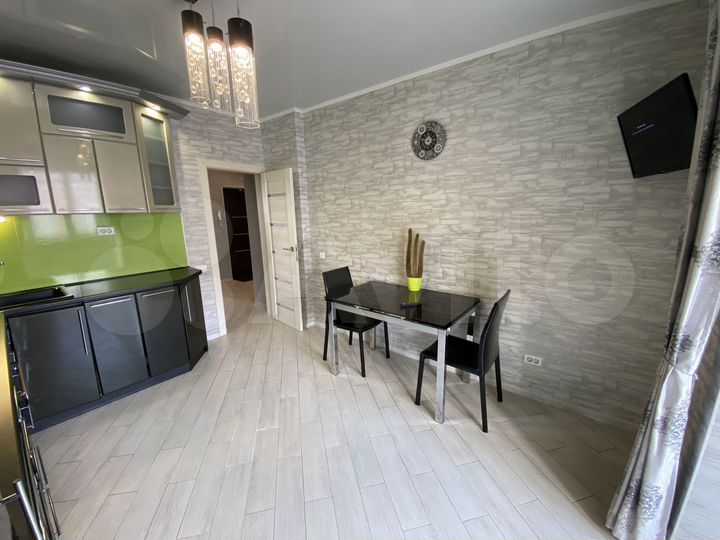 2-к. квартира, 80 м², 13/16 эт.