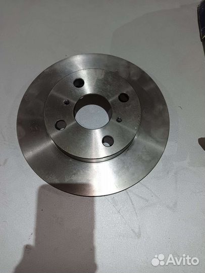 Диск тормозной передний Toyota Yaris (l)