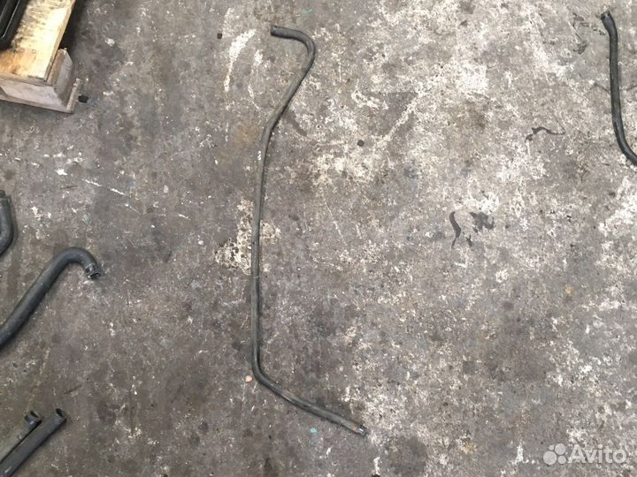 Патрубок системы охлаждения mercedes vito