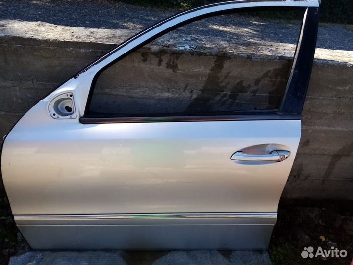 Дверь Mercedes benz E211