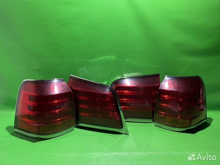 Фонарь внешний левый Lexus LX 2007-2012