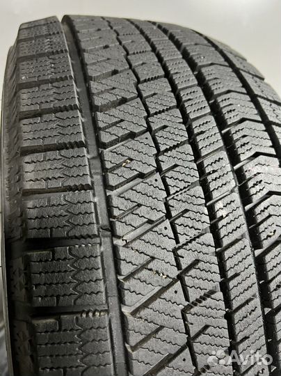 Bridgestone Blizzak Ice 225/55 R17