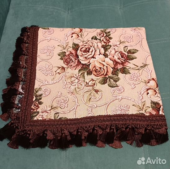 Скатерть гобеленовая