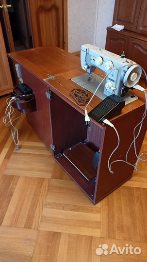 Швейная машина Подольск 142