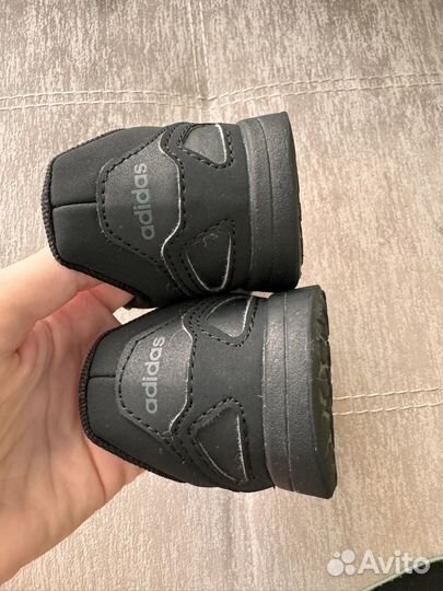 Кроссовки adidas
