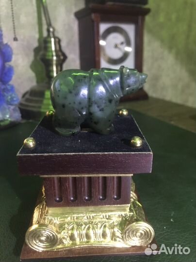 Нефрит Медведь