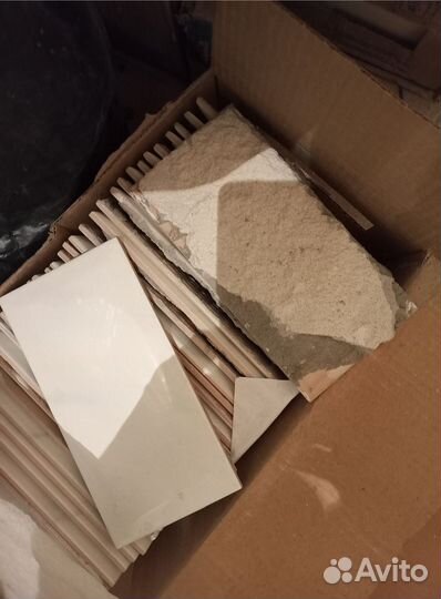 Плитка Кабанчик белая б/у