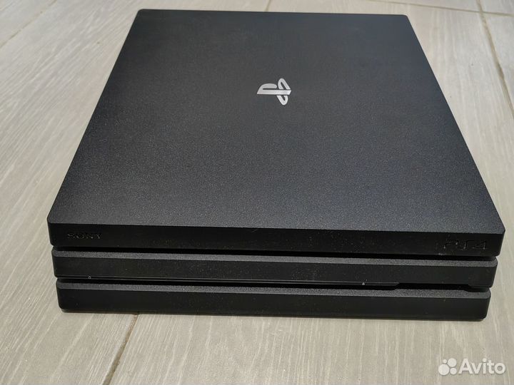 Игровая приставка ps4 pro 1tb