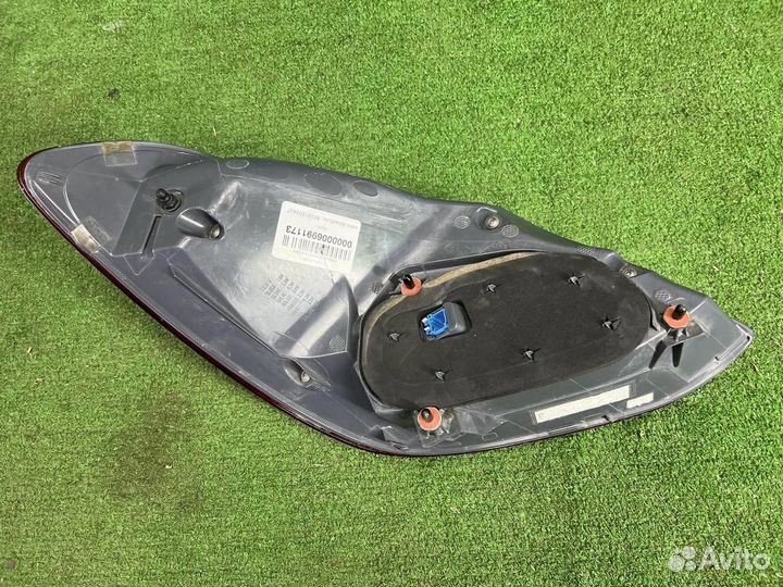 Фонарь задний правый Mercedes-Benz C-Class