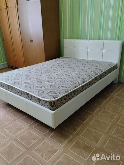 Кровать двухспальная новая