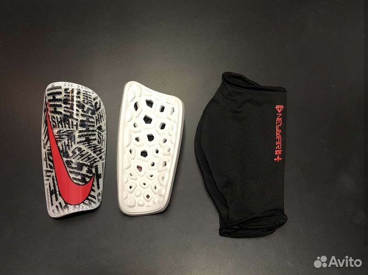 Вратарские перчатки, щитки