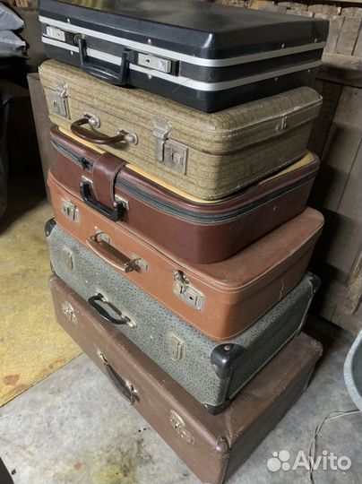 Чемоданы б/у
