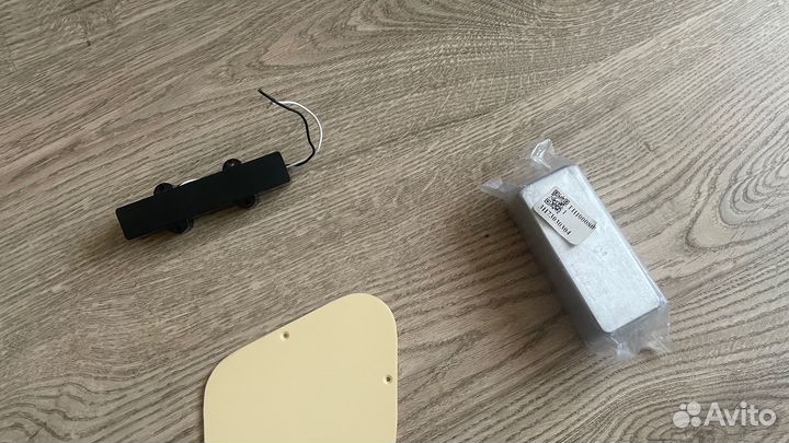 Мелочь запчасти для гитар аксессуары