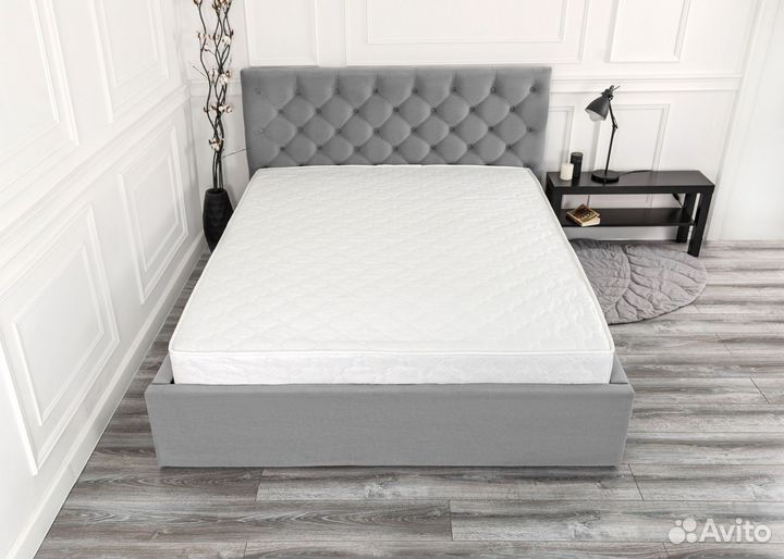 Кровать с матрасом