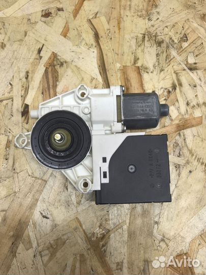 Мотор стеклоподъемника передний левый Tiguan 1