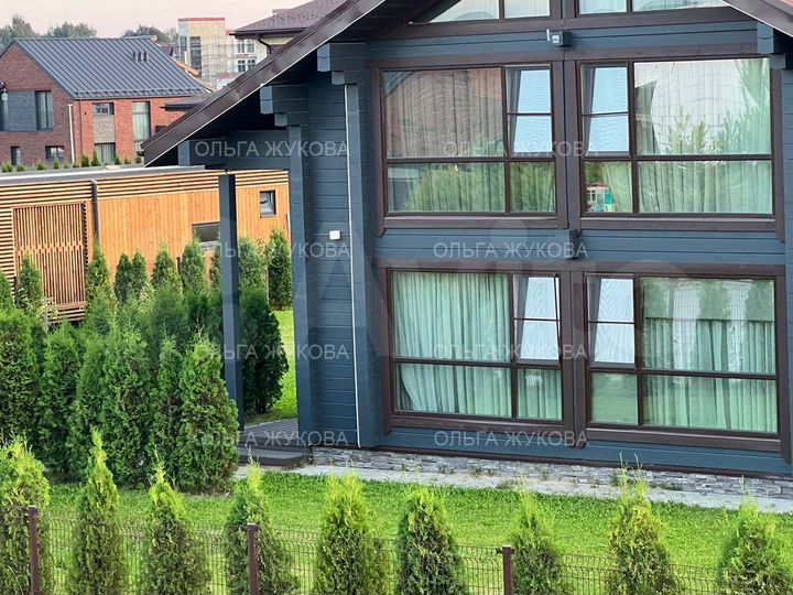 Коттедж 330 м² на участке 12,9 сот.