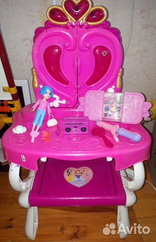 Детский туалетный столик