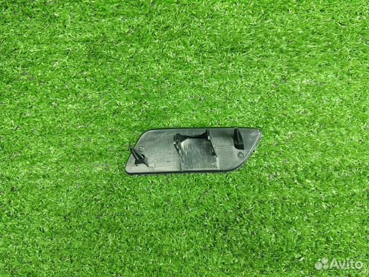 Крышка форсунки омывателя правая Audi A6 C6 4F VAG