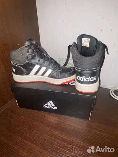 Кроссовки adidas