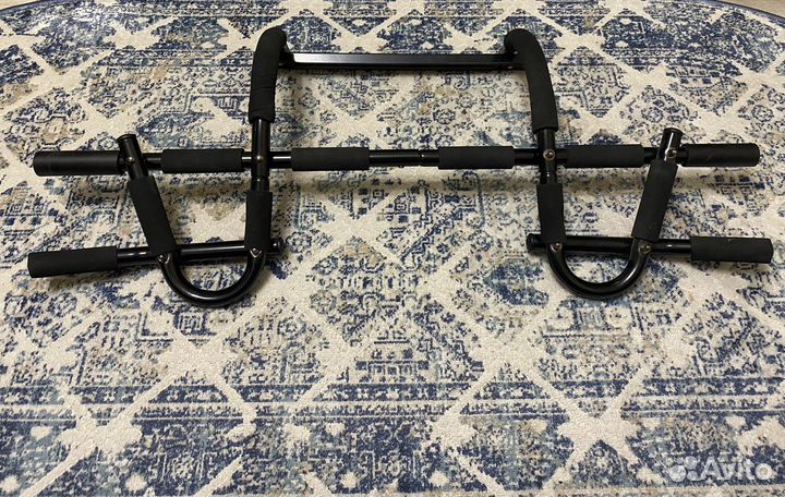 Турник дверной накладной Torneo A-900